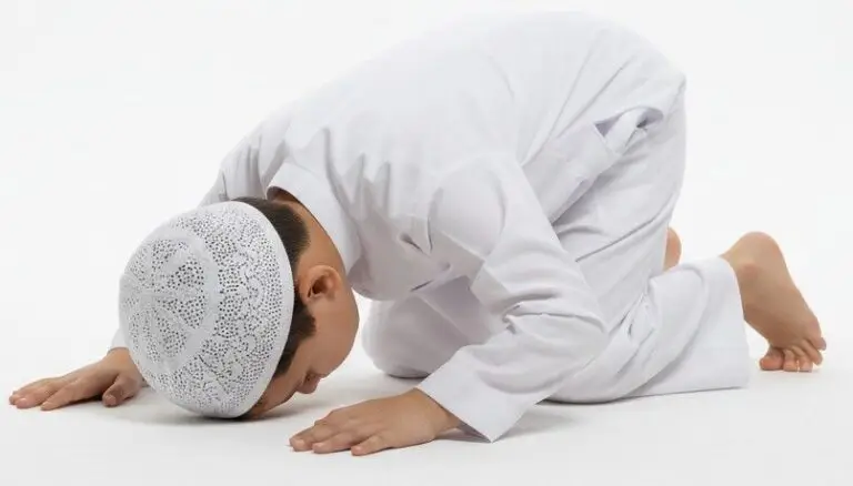 How to Teach Your Child Salah Step by Step (Age 5–12): A Complete Muslim Parents’ Guide